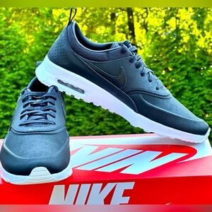 Nike Air Max Thea Leather (Black / White) Casual Sneaker NEW Fits Youth 6 | 6.5